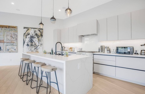 Hollywoodland Villa | Belden Modern Villa - Iconic Hollywood Hills Retreat