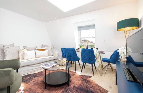 Belgravia Apartment | Belgravia Residence - Luxurious One-bedroom Apartment