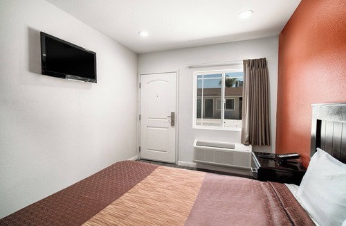Bell Hotel | Bell Manor Motel