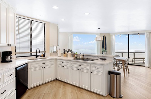 South Mission Beach House | Belmont by AvantStay | 3BR Home on Mission Beach! Ocean Views!