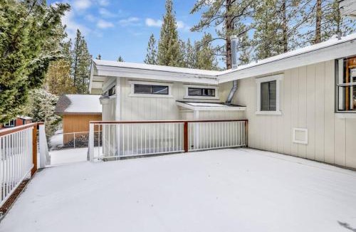Big Bear City House | Belmont Pines Cottage Big Bear~ Mins To Activities~