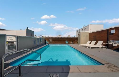 Ocean Park Apartment | Beryl Breeze - Rooftop Pool Sunny 2BR by the Pier