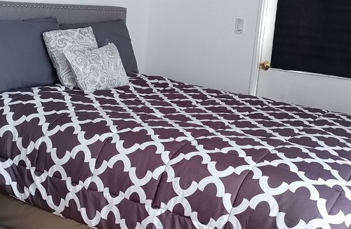 Hemet House | Best Cozy and Quiet Place!
