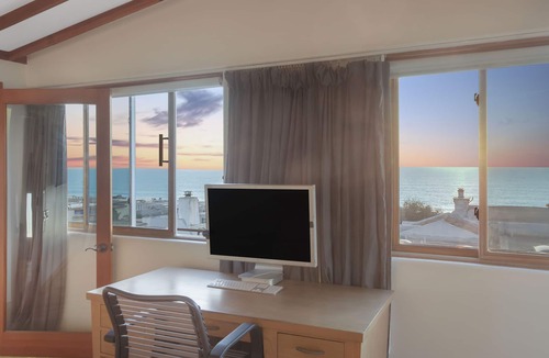 Sand Section House | Best Ocean Views In Manhattan Beach. Luxurious Beach Living 7 Houses From Beach