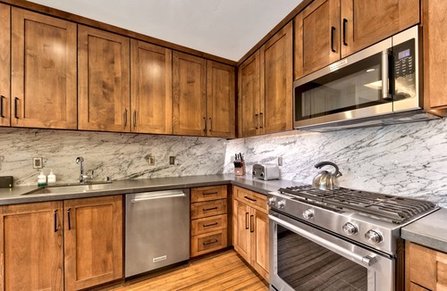 Lakeside Park Condo | Best Walking Location, Pool, Beach, Restaurants - Zalanta #220