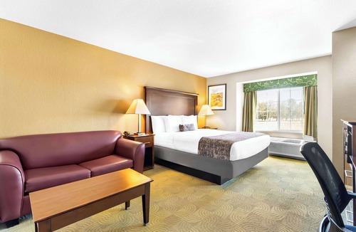 California City Hotel | Best Western California City Inn & Suites