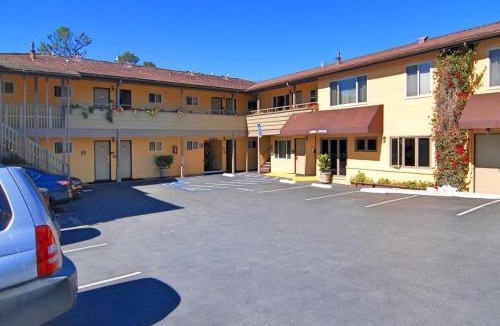 Northwest Carmel Hotel | Best Western Carmel's Town House Lodge