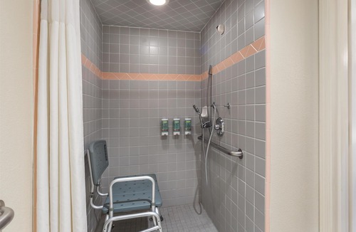 Tracy Hotel | Best Western Luxury Inn
