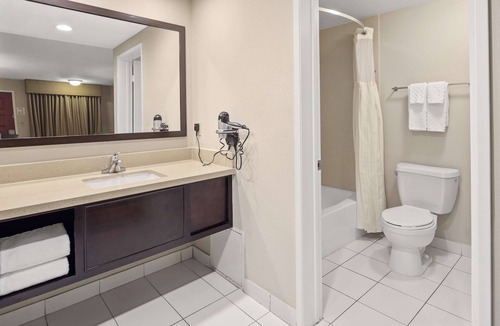 East Pasadena Hotel | Best Western Pasadena Royale Inn & Suites