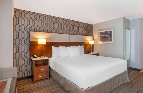 Commerce Hotel | Best Western Plus Commerce Hotel