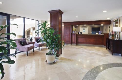 Lantern District Hotel | Best Western Plus Marina Shores Hotel