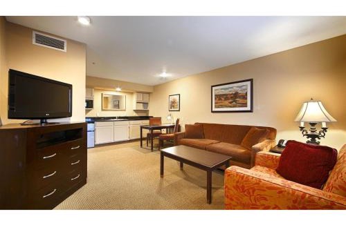 Orange Hotel | Best Western Plus Meridian Inn & Suites, Anaheim-Orange