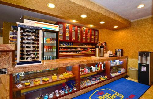 East Side Costa Mesa Hotel | Best Western Plus Newport Mesa Inn
