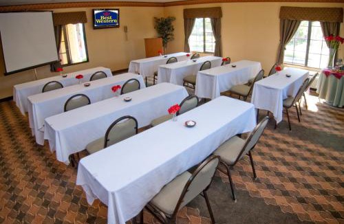 Anaheim Resort Hotel | Best Western Plus Raffles Inn & Suites