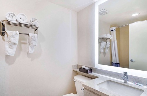 Simi Valley Hotel | Best Western Posada Royale Hotel & Suites