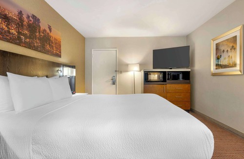 West Los Angeles Hotel | Best Western Royal Palace Inn & Suites