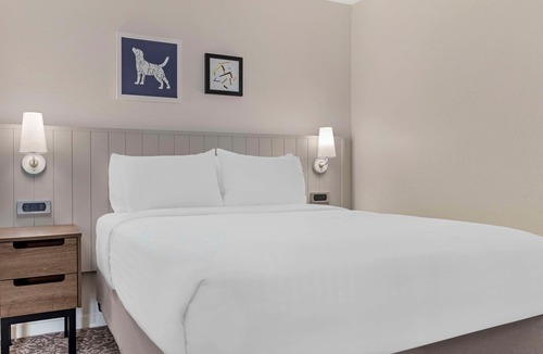Torrance Hotel | Better Choice for your Vacation! 3 Comfortable Units with Free Breakfast