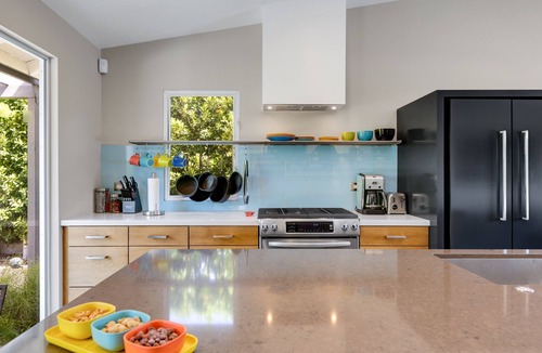 Palm Springs House | Betty’s Renovated Home in Movie Colony East