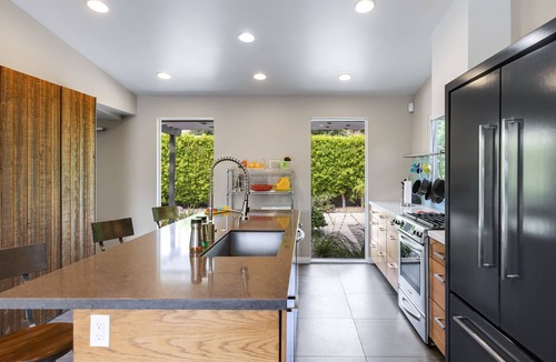 Palm Springs House | Betty’s Renovated Home in Movie Colony East