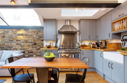 Kensal Green Apartment | Between the Greens, by Veeve