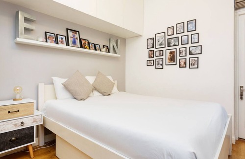 Kensal Green Apartment | Between the Greens, by Veeve