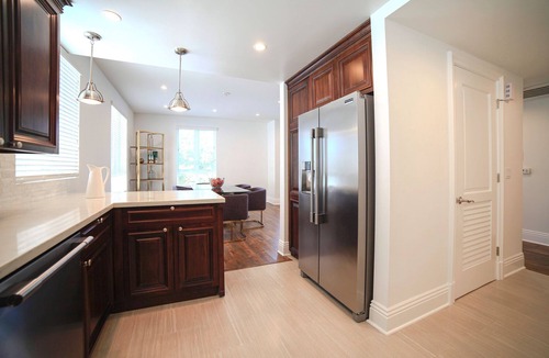 Pico - Robertson Condo | Beverly Hills Adjacent Luxury Condo Unit 301
