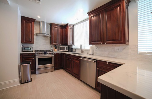 Pico - Robertson Condo | Beverly Hills Luxury Condo, 5% Discounts on monthly bookings.