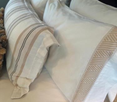 The Flats House | Beverly Hills Luxury Suite