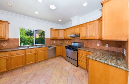 Carthay Circle House | Beverly Hills Serenity Estate