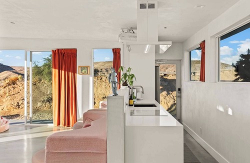 Pioneertown House | Beyond | Walk to Red Dog & Pappy's