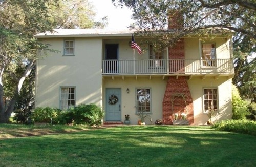 Salinas House | Big 3 Bedroom Home with a 1 Bedroom Guest House