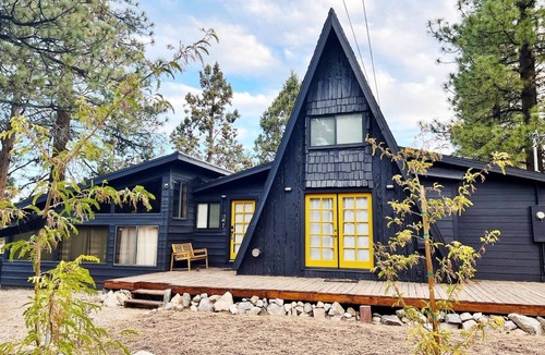 Woodlands Cabin | Big Bear A-Frame Cabin/HotTub/DogFriendly/Sleeps 6