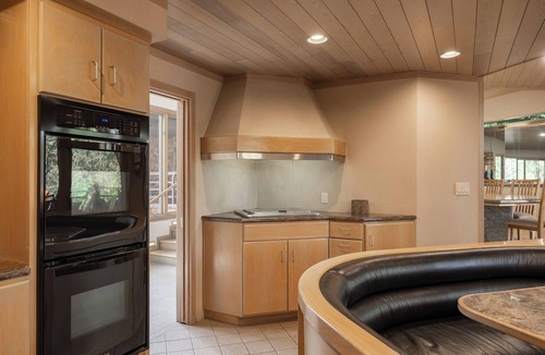Evergreen Estates House | Big Bear Breakaway, pool, hot tub, basketball and more!