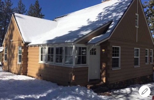 Big Bear City House | Big Bear Comfy Cozy Cabin