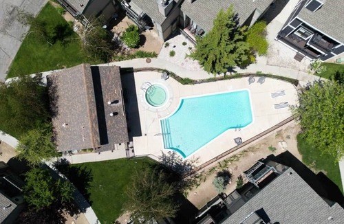 Boulder Bay Condo | Big Bear Getaway Steps to Lake