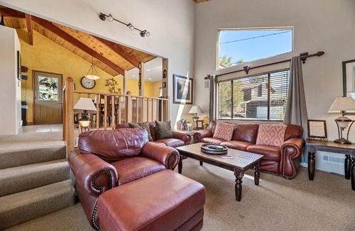 Upper Moonridge House | Big Bear Mountain Cabin