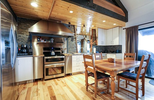 Majestic Pines Condo | Bigwood 80 Remodeled, Private Washer Dryer, Close to Eagle Lodge by RedAwning