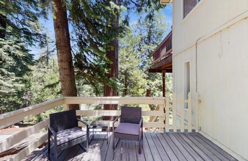 Blue Jay House | Birchwood Bliss