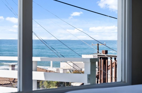 La Jolla House | Bird Rock Luxury, Ocean View, Fire Pit, Private Backyard, AC!
