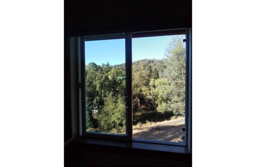Columbia House | Bixel Bungalow- Cottage in Gold Rush Columbia