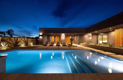 Yucca Valley House | Black C House Modern w pool spa