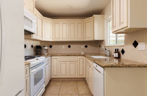 Los Altos House | Blue Haven | Solar Pool Heat + Parking + Billiards
