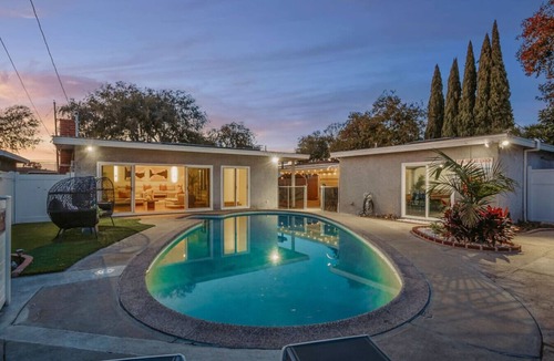 Los Altos House | Blue Haven | Solar Pool Heat + Parking + Billiards