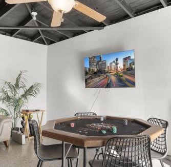 Los Altos House | Blue Haven Solar Pool Heat Parking Billiards