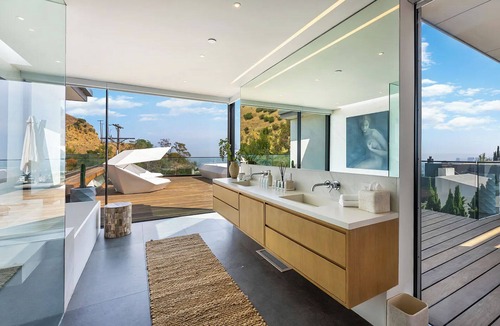 Hollywood Hills West House | Blue Heights Modern - The Ultimate Getaway in the Hills