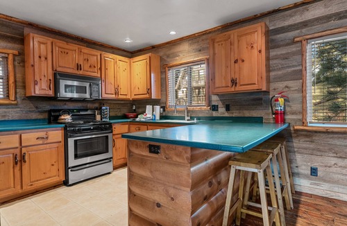 Patton Cabin | Blue Lagoon Lakefront - Lakefront, Pool Table, Dock, Outdoor Patio Area