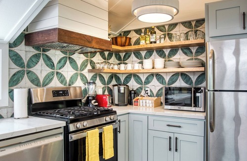Greenbrae Cottage | Blue Sky Cottage! Freshly Renovated & Lovely with Gardens in Sunny Central Marin