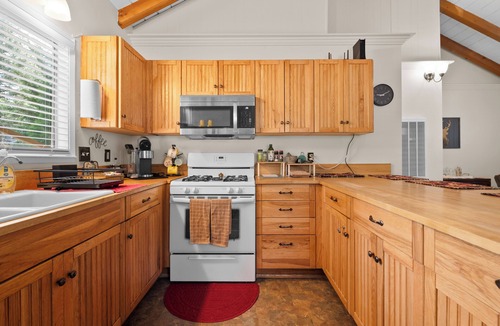 Green Valley Lake Cabin | Bluebird Cabin + Indoor Fireplace + Walk to Lake!
