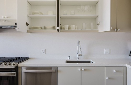 Chinatown Apartment | Blueground | Downtown, elevator, nr parks