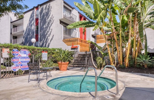 Atwater Village Apartment | Blueground | Glendale 1bd apartment